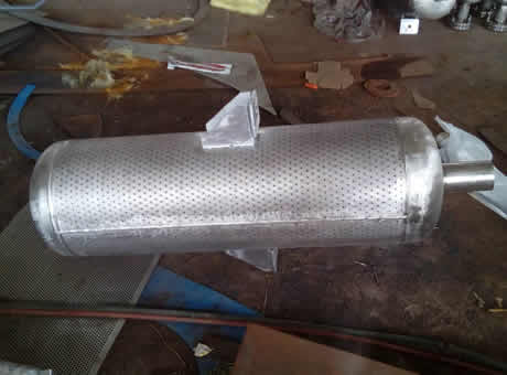 小孔类型消声器
