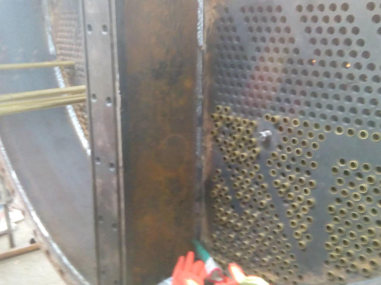 凝汽器现场制作穿铜管换管图11